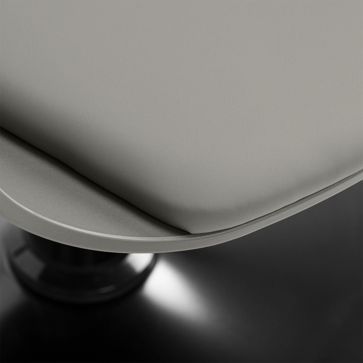 Grey HAIR SYSTEM Halo hairdressing chair with padded seat and backrest, ideal for salon styling and client comfort