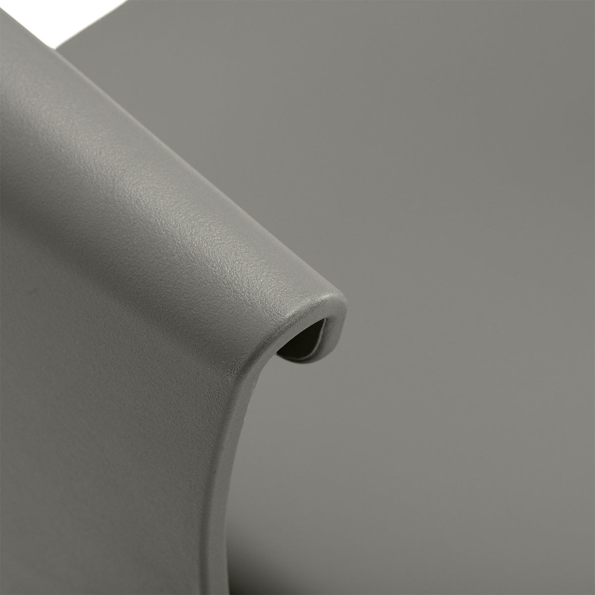 Grey Hair System Halo hairdressing chair with cushioned seat and backrest, designed for professional salon use.