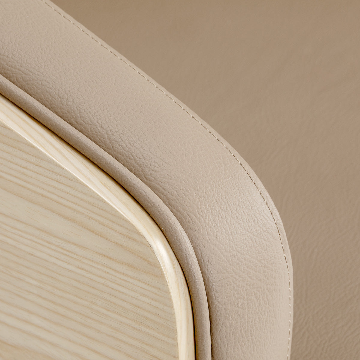 Gabbiano Wratislavia hairdressing chair beige chrome base - BVShop