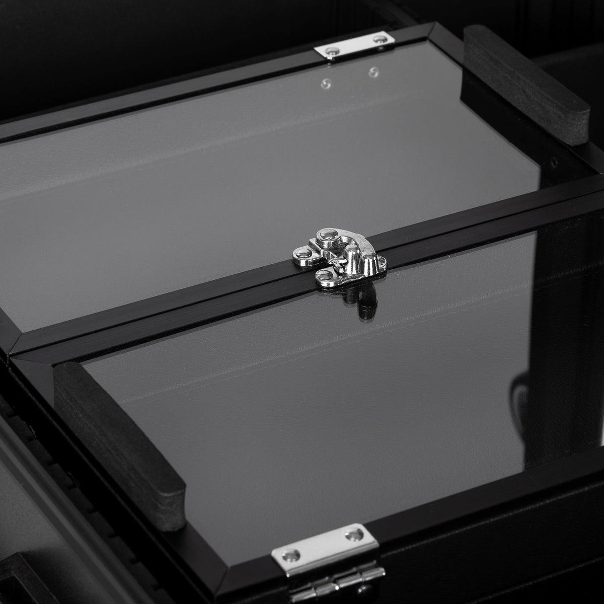 Portable beauty workstation with power sockets and connection ports