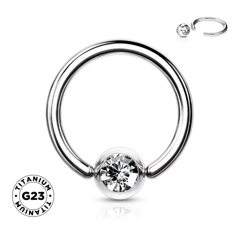 Titano spaudžiamas žiedas su brangakmeniu