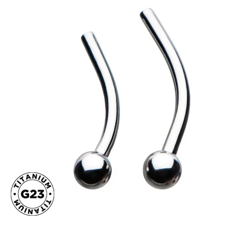 Titano įstumiamas lenktas labretas