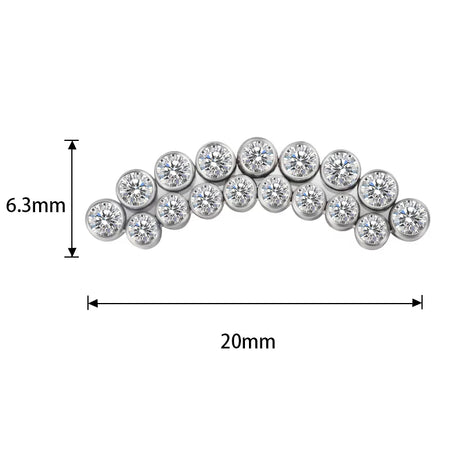 Titano žiedas su išlenkta linija ir bezelio rėmeliu