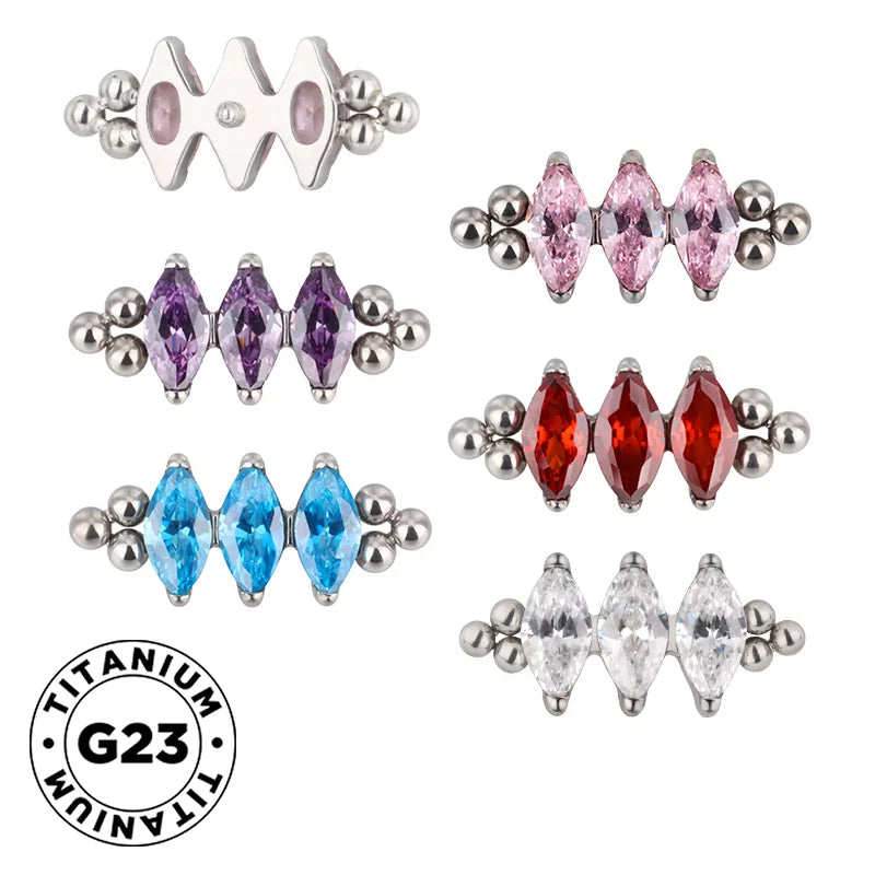 Titano žiedas su trimis karoliukais ir bezelio apvadu